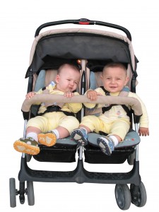 Zwillingsratgeber zwillinge_kinderwagen-225x300 Finanzielle Unterstützung für Zwillingseltern 