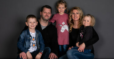 Zwillingsratgeber Familie-2-375x195 Interview: Zwilling sucht Zwilling  