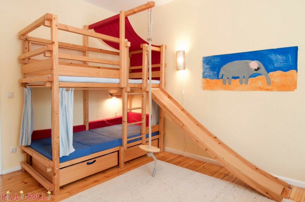 Zwillingsratgeber etagenbett-mit-zubehoer-1024x680 Etagenbetten für Kids: Deshalb sind sie sinnvoll und empfehlenswert  