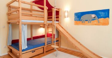 Zwillingsratgeber etagenbett-mit-zubehoer-375x195 Etagenbetten für Kids: Deshalb sind sie sinnvoll und empfehlenswert  